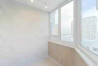 Отделка гибким мрамором балкона Утюжок