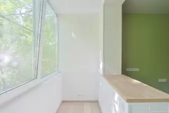 Объединение уютного балкона с комнатой