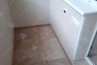 Остекление и отделка балкона Лодочка