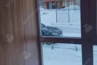 Панорамное остекление балкона и отделка ламинатом и панелями ПВХ