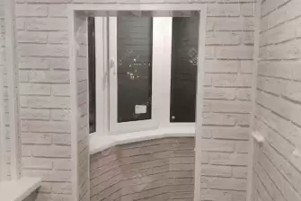 Отделка балкона с установкой теплого пола
