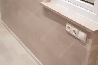 Панорамное остекление с тонировкой и отделка балкона