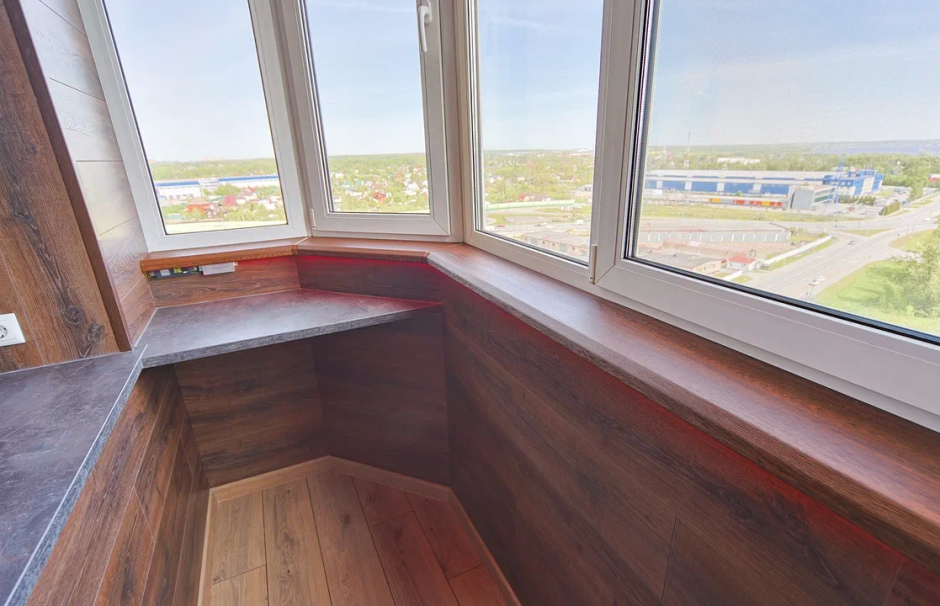 Объединение эркерной лоджии с комнатой